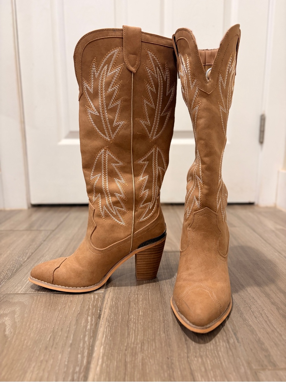 Women's Tan Western Suede Mid-Heel Cowboy Boots